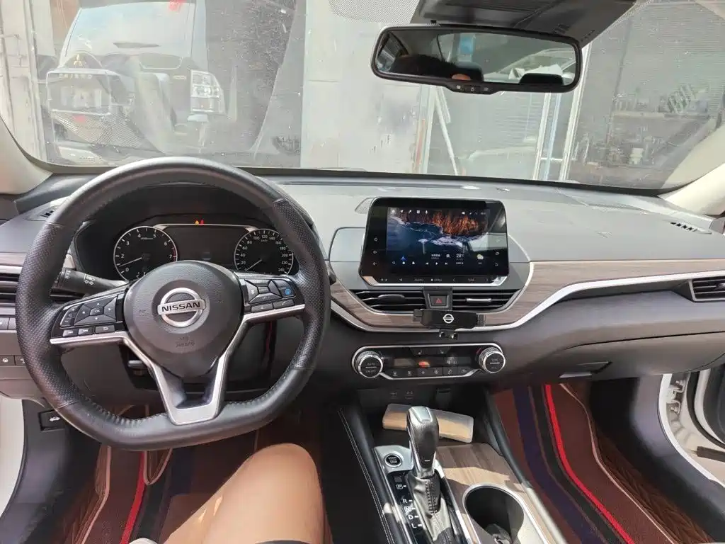 Teana 2.0 L XL Upper AD1 Smart Travel Navigator