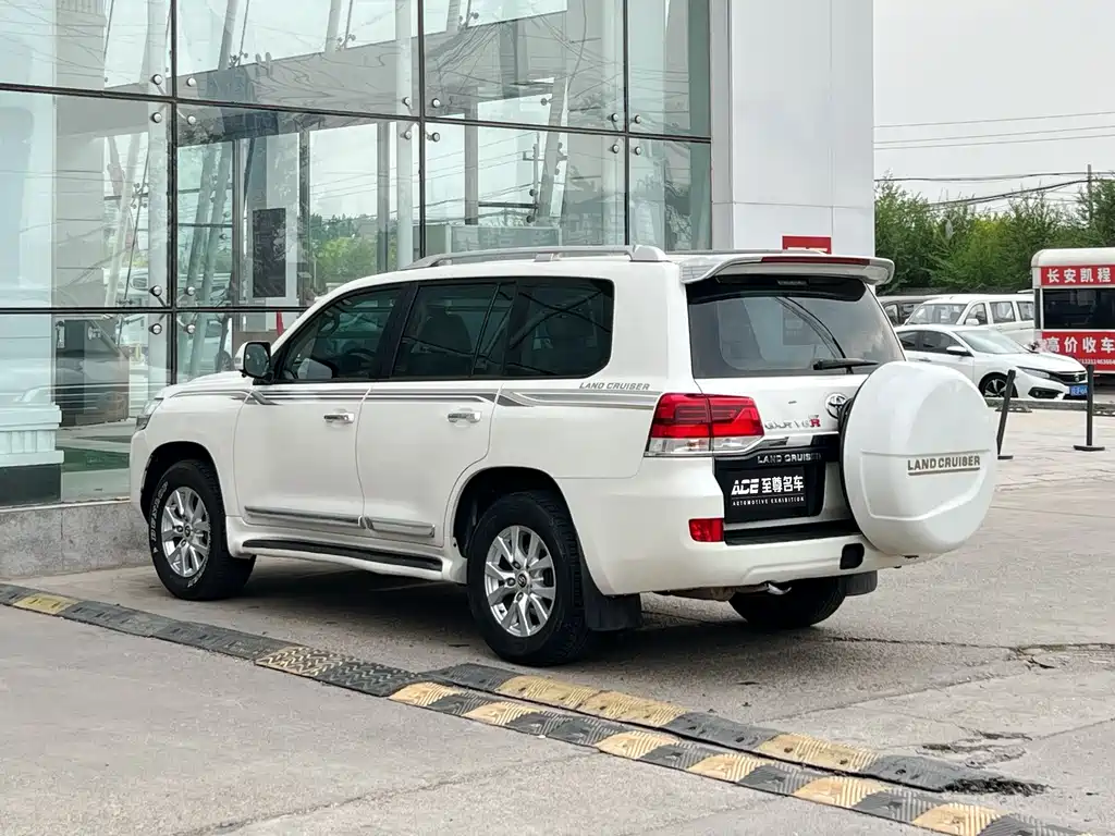 Land Cruiser (Import) 4.0 L Middle East