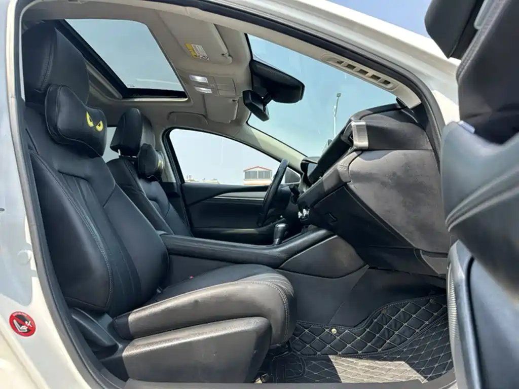 Atenza 2.0 L Blue Sky Luxury