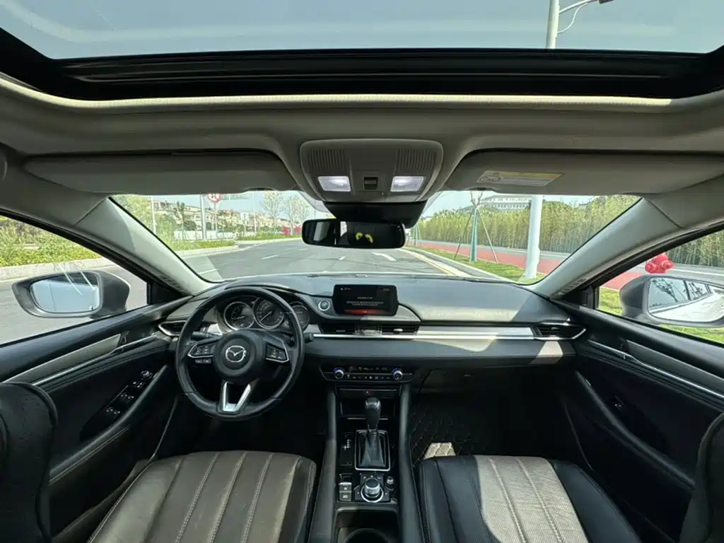 Atenza 2.0 L Blue Sky Luxury