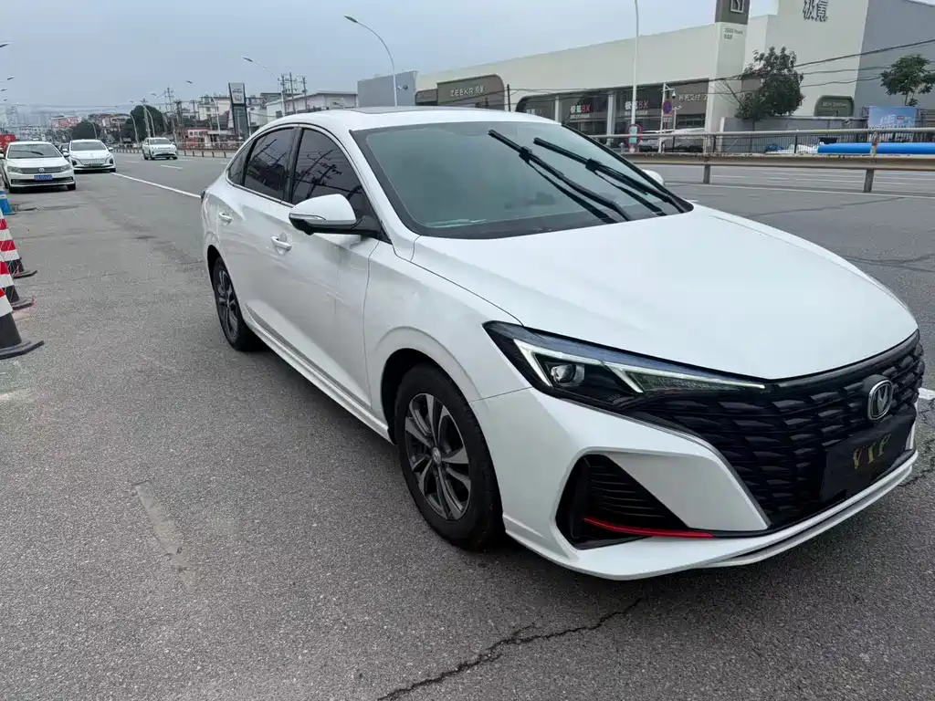 Eado PLUS Blue Whale NE 1.4 T GDI DCT Flagship