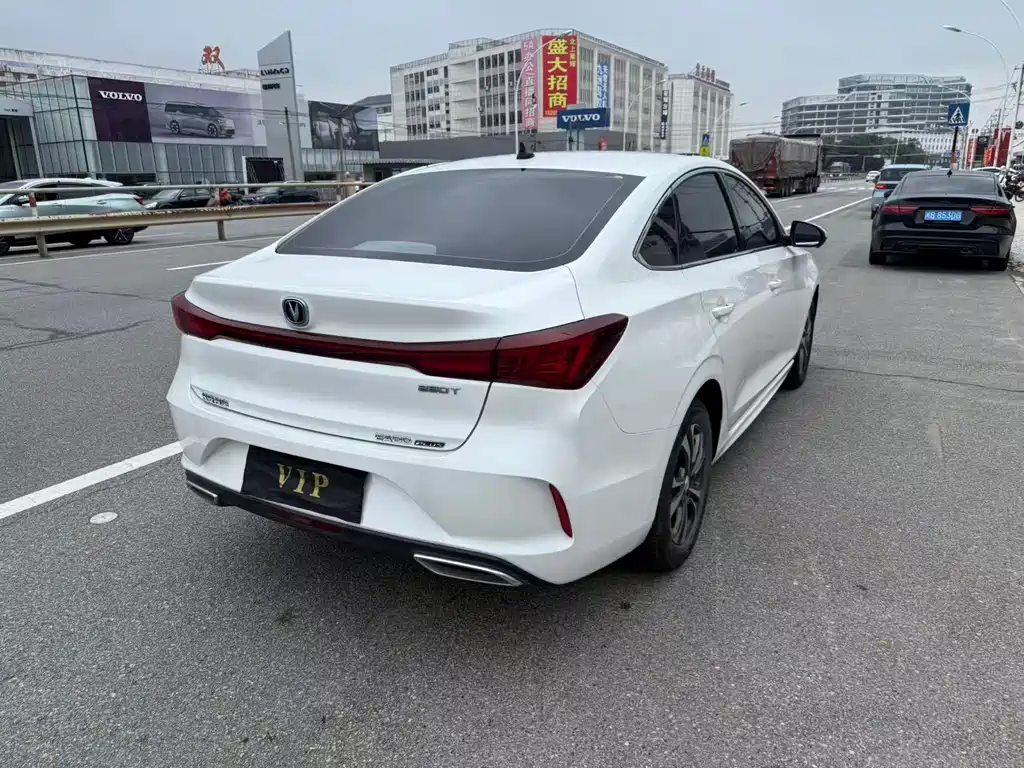 Eado PLUS Blue Whale NE 1.4 T GDI DCT Flagship
