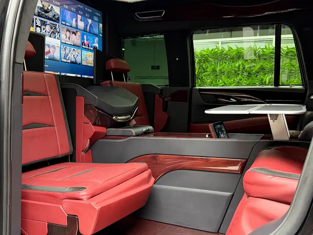 Escalade 6.2 L President No.1
