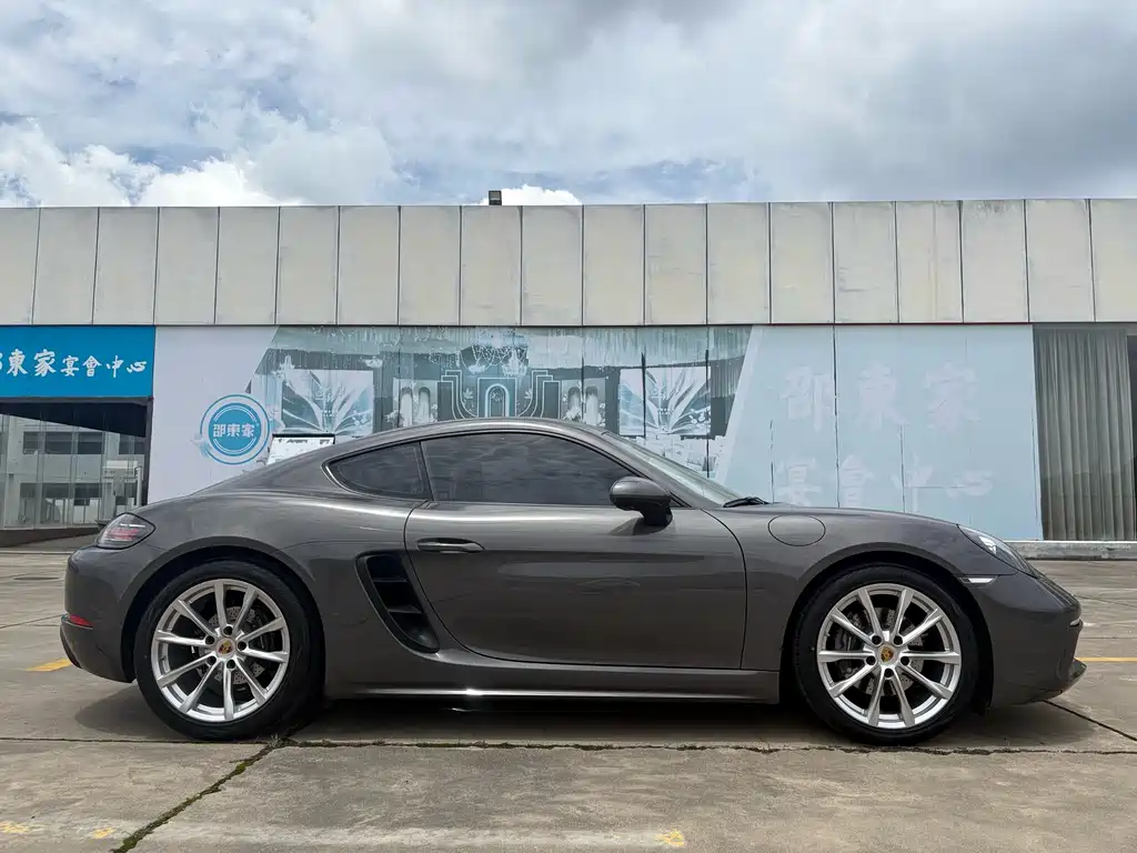 Porsche 718 Cayman 2.0 T