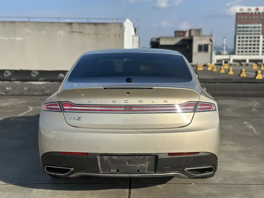 Lincoln MKZ 2.0 T Graceful