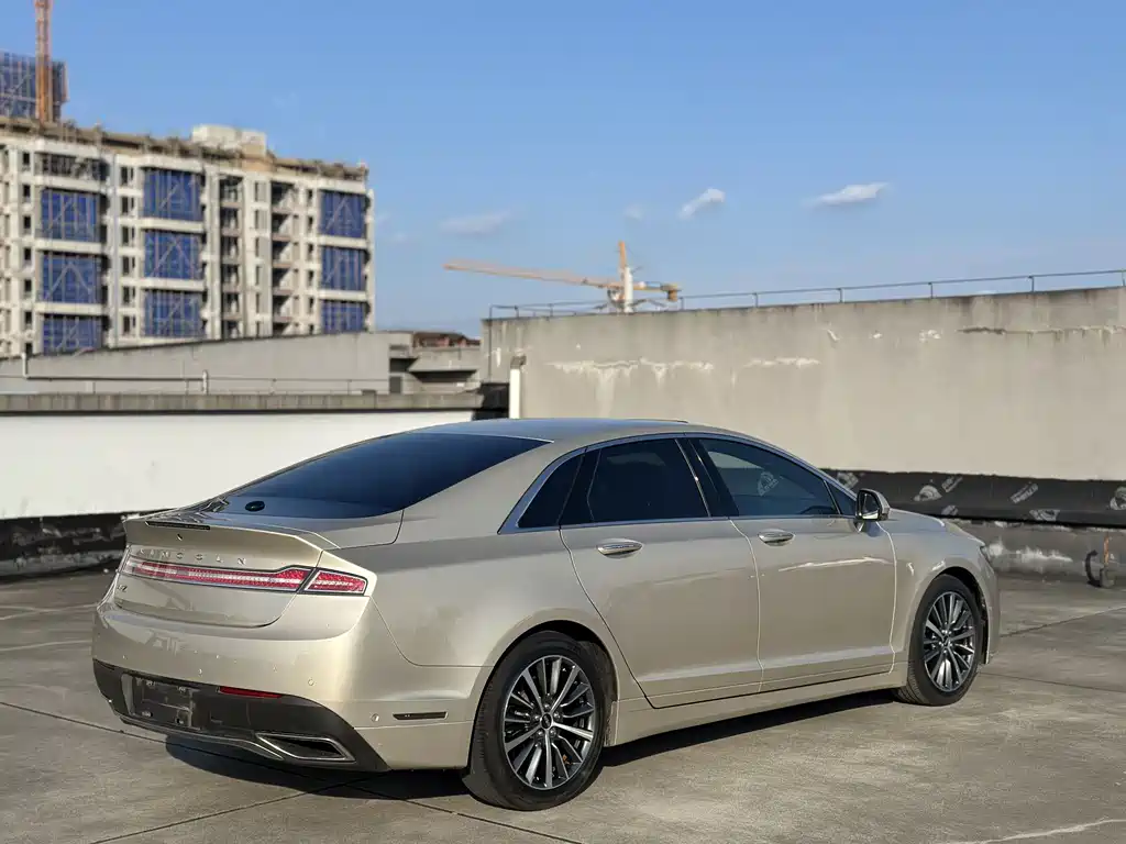 Lincoln MKZ 2.0 T Graceful