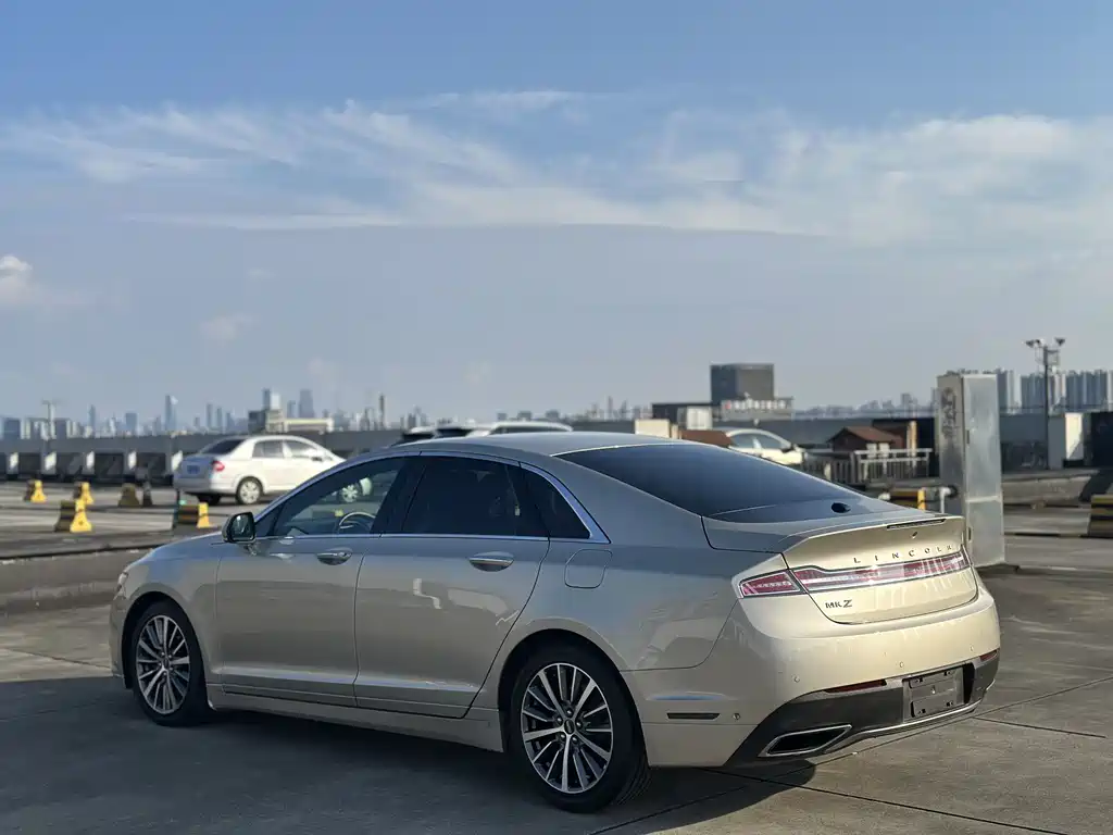 Lincoln MKZ 2.0 T Graceful
