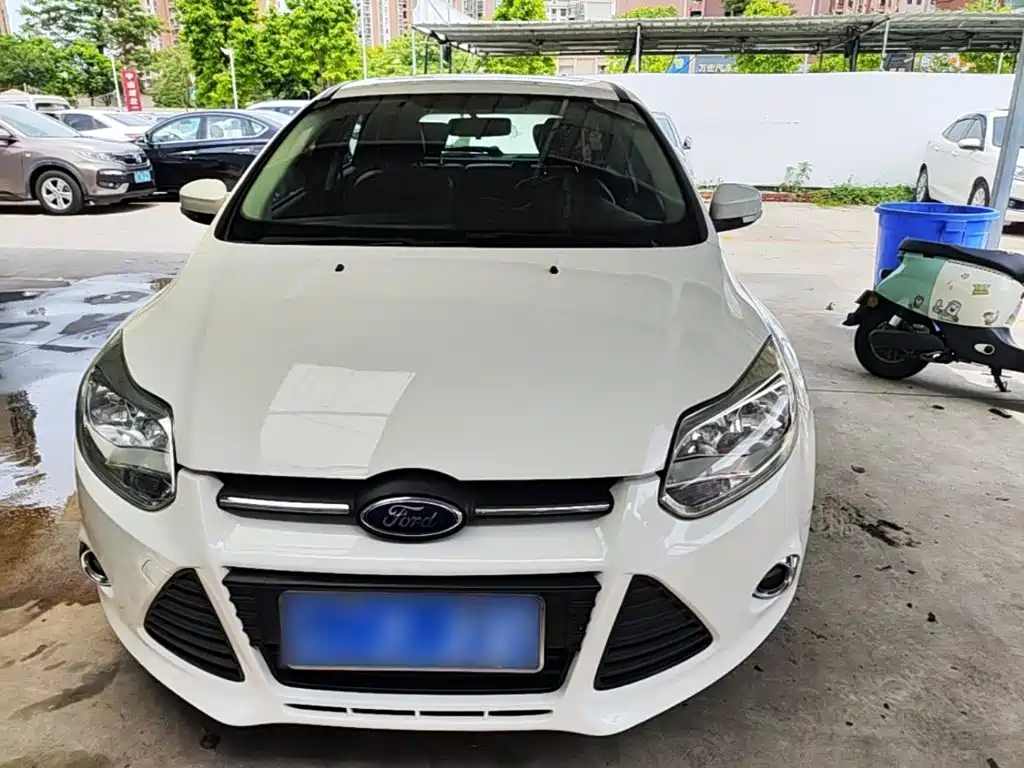 Focus Hatchback 1.6 L Auto Style