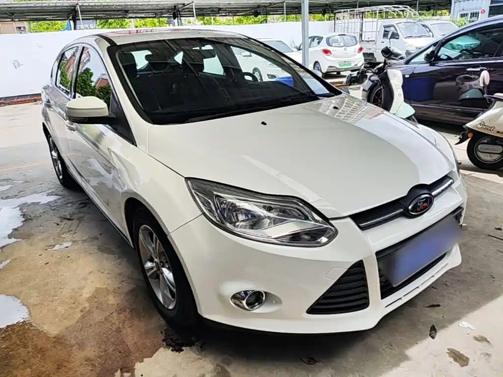 Focus Hatchback 1.6 L Auto Style