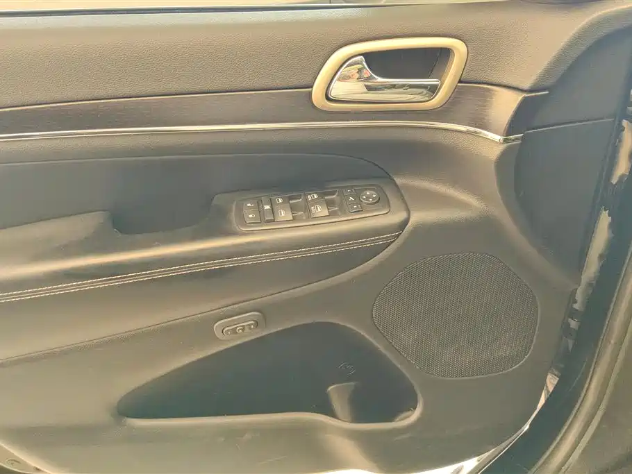 Grand Cherokee (Import) 3.0 L Comfort Enjoyment Navigation