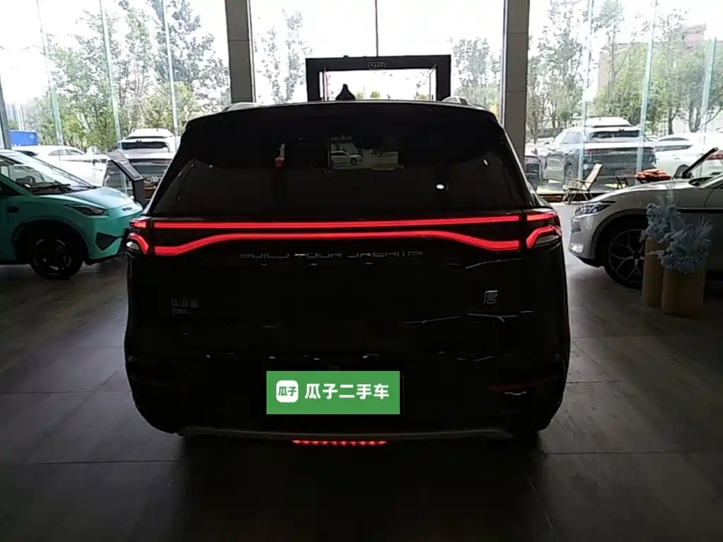 Tang NEV DM-i 252 KM Premium