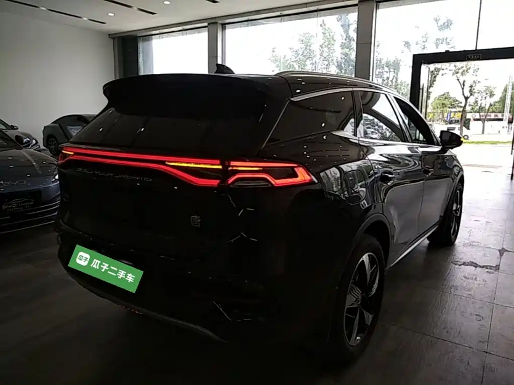 Tang NEV DM-i 252 KM Premium