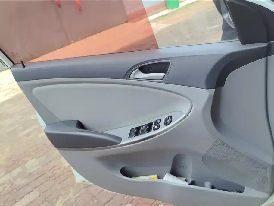 Accent 1.4 L Manual Intelligent GLS