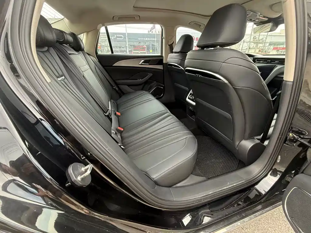 Hongqi H5 Classic 1.5 T DCT Flagship Charm