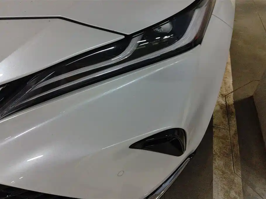 Venza 2.5 L Smart e-Hybrid Dual Engine 2 WD Distinguished