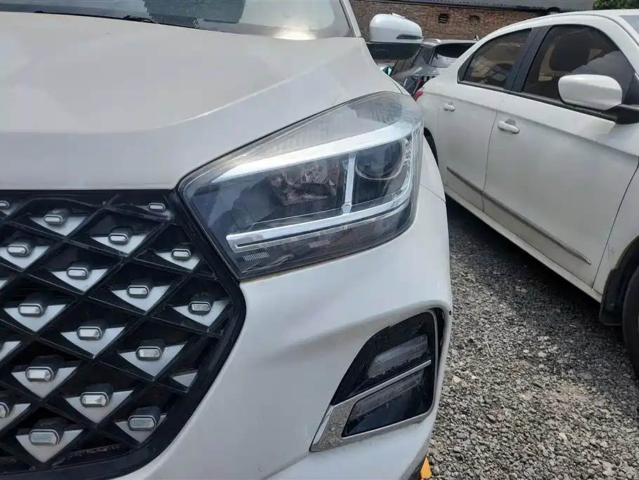 Tiggo 5 x Super Hero 1.5 L CVT Fashion
