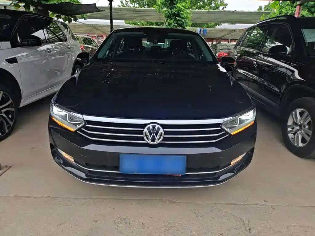 Magotan 330 TSI DSG Leading CN-VI