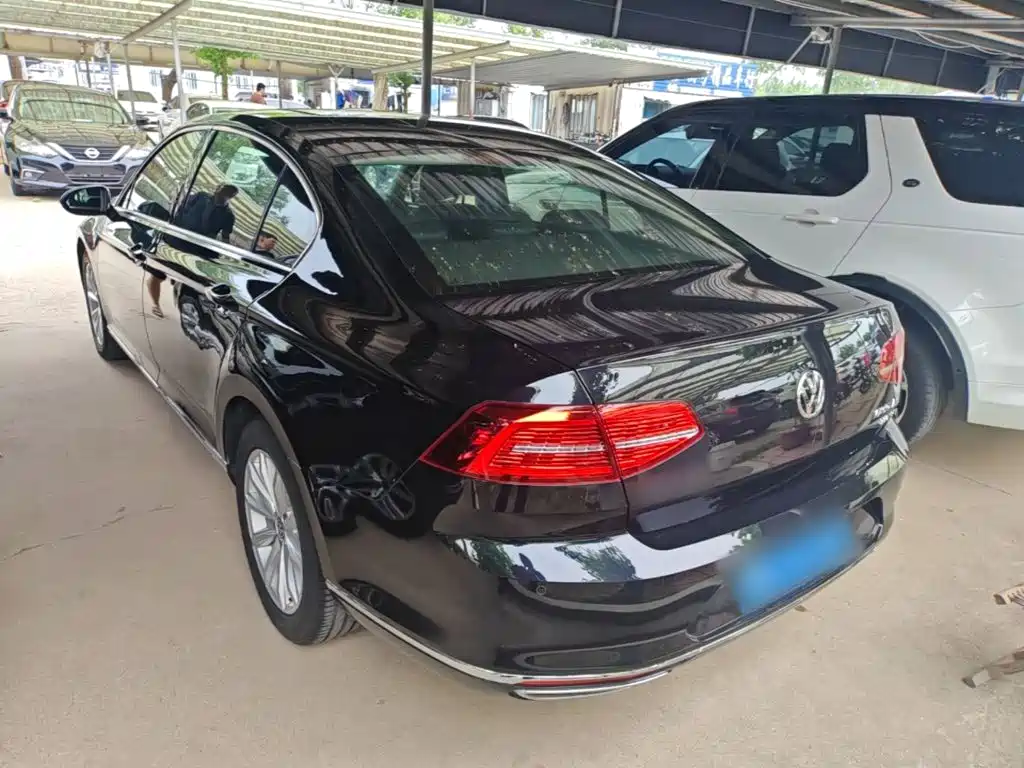 Magotan 330 TSI DSG Leading CN-VI