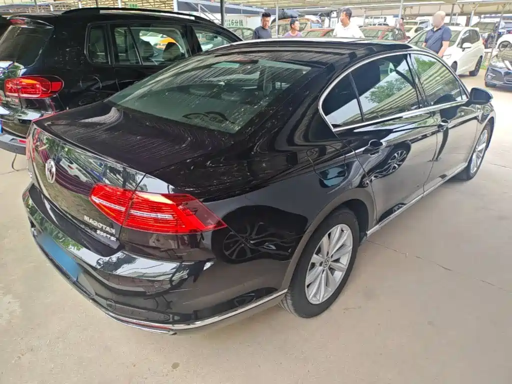 Magotan 330 TSI DSG Leading CN-VI