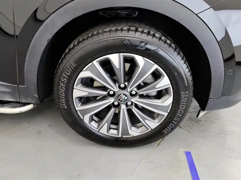 Envision Plus Envision Plus 28 T 2 WD Platinum