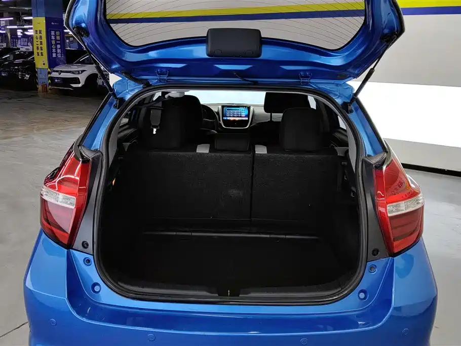 YARiS L Zhixuan 1.5 L CVT Leading