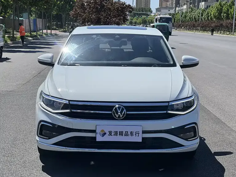 Volkswagen Bora 300 TSI DSG Supreme Travel
