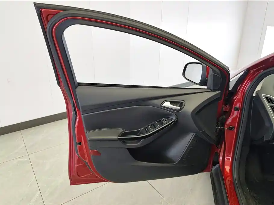 Focus Sedan 1.6 L Auto Style