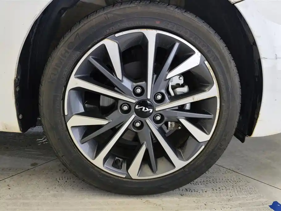Kia K3 Facelift 1.5 L CVT Fashion