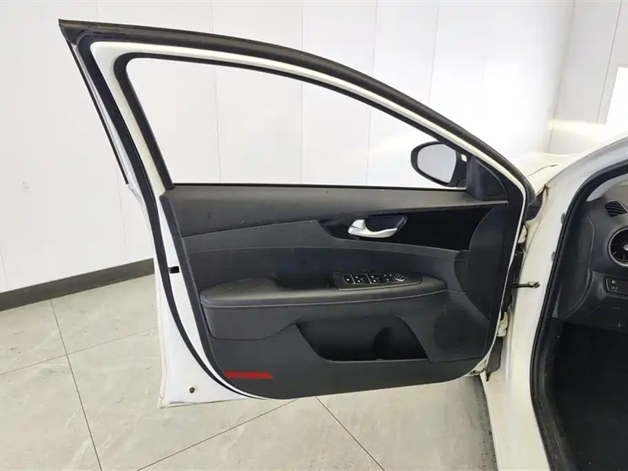 Kia K3 Facelift 1.5 L CVT Fashion