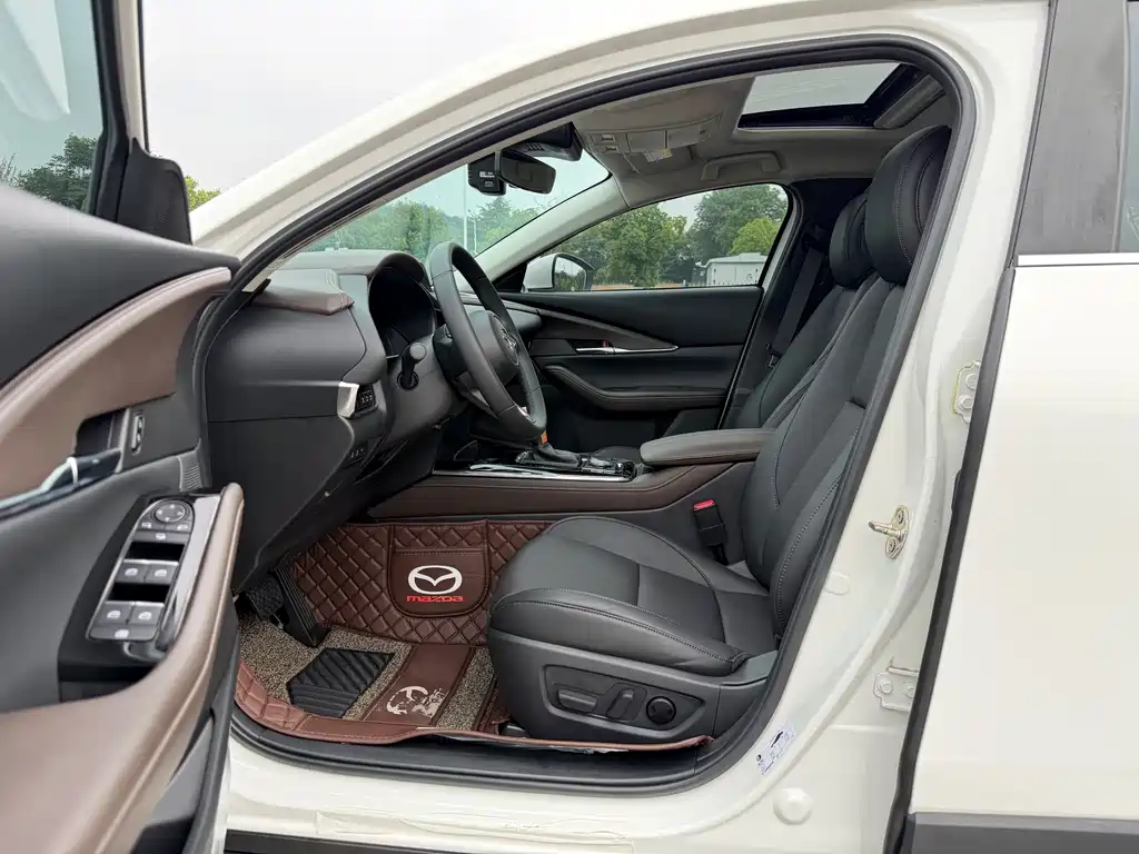 Mazda CX-30 2.0 L Auto Jiayue