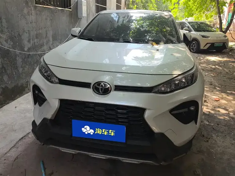 Toyota Wildlander 2.0 L CVT 2 WD Luxury