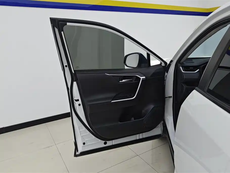 Wildlander 2.0 L CVT 4 WD Luxury