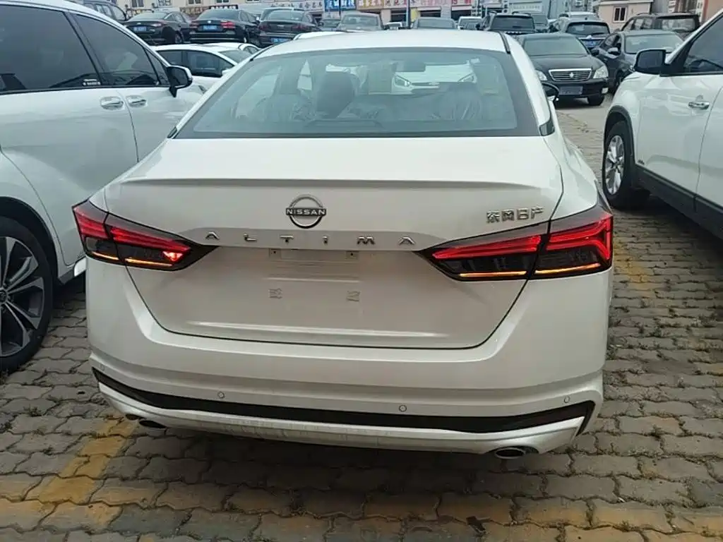 Teana 2.0 L XE Sincere