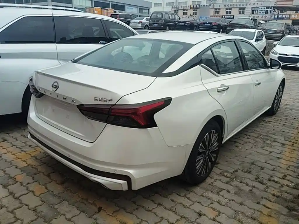 Teana 2.0 L XE Sincere