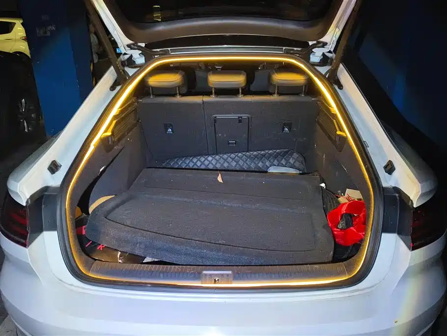 VW CC 380 TSI Dazzling Public Enjoyment