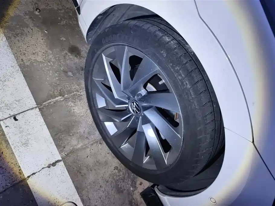 VW CC 380 TSI Dazzling Public Enjoyment