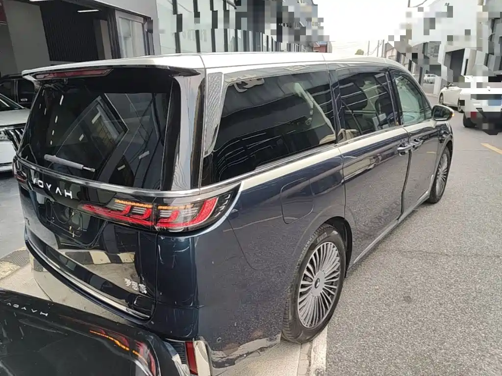 Voyah Dreamer PHEV 4 WD Flagship Qiankun