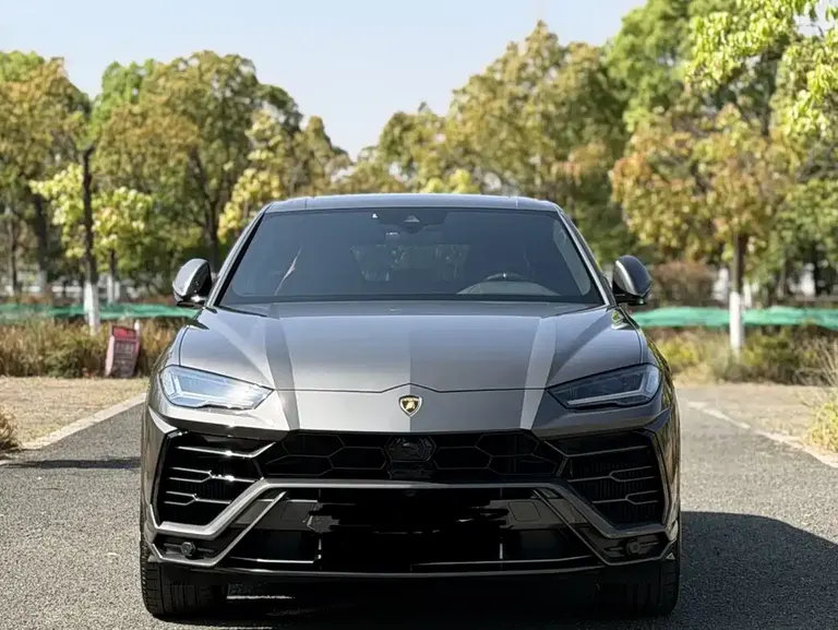 Lamborghini Urus 4.0 T V8