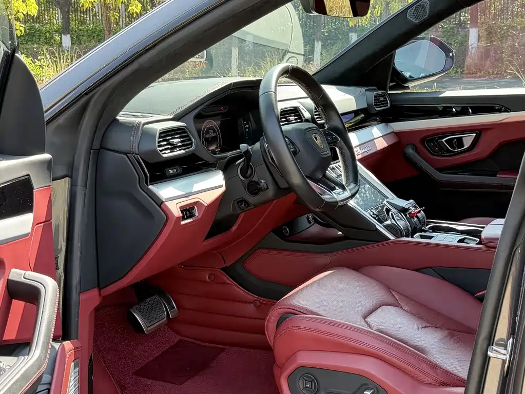 Urus 4.0 T V8