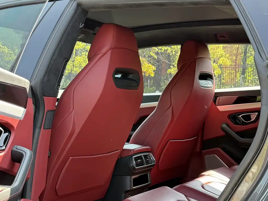 Urus 4.0 T V8