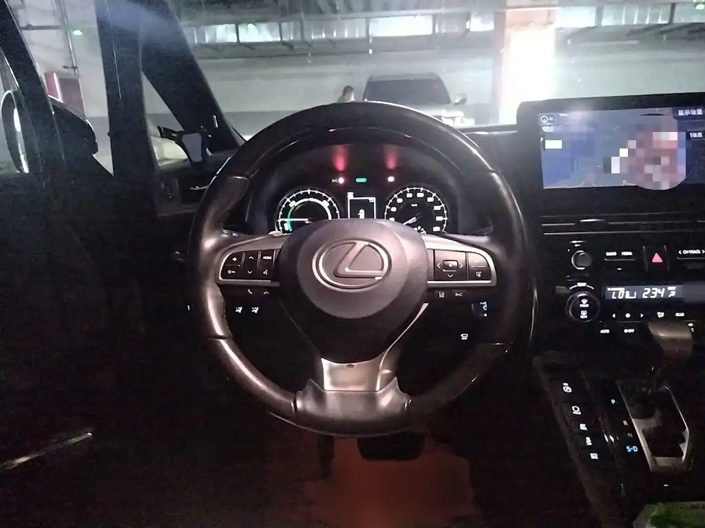 Lexus LM 300 h 7-seat Elegant