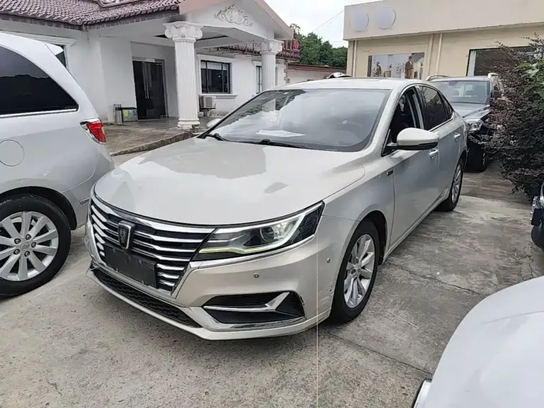 Roewe i6 NEV 45 T Hybrid Connected Smart Enjoyment