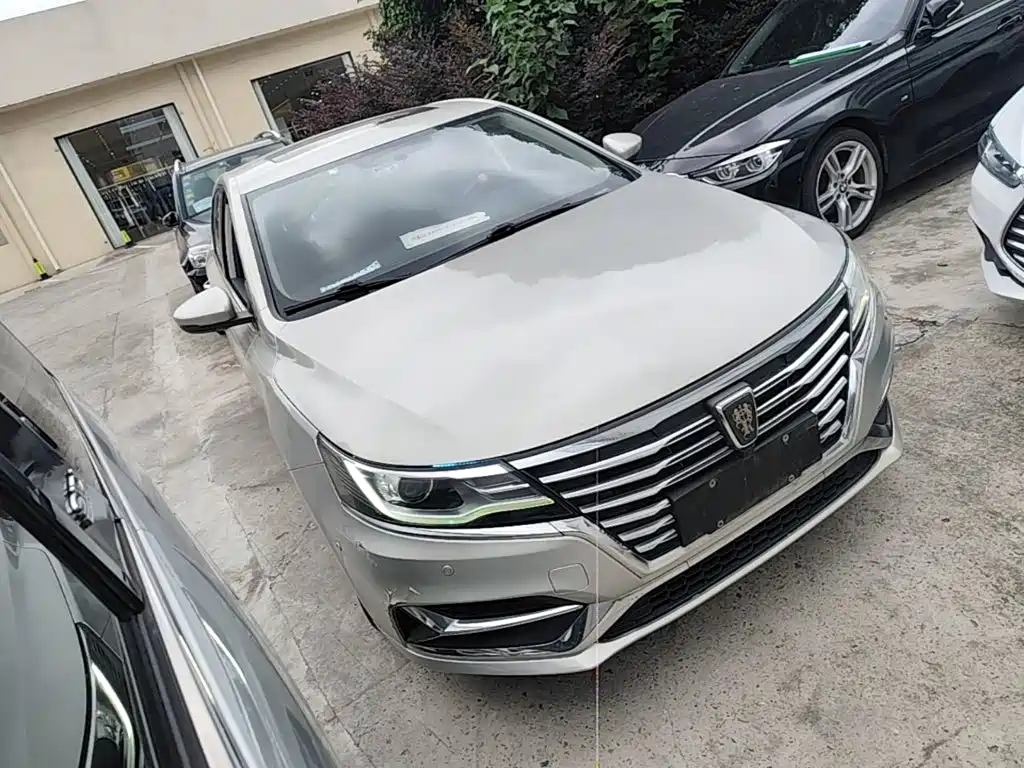 Roewe i6 NEV 45 T Hybrid Connected Smart Enjoyment