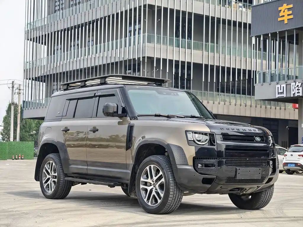 Land Rover Defender 110 P400 Dark Special Edition