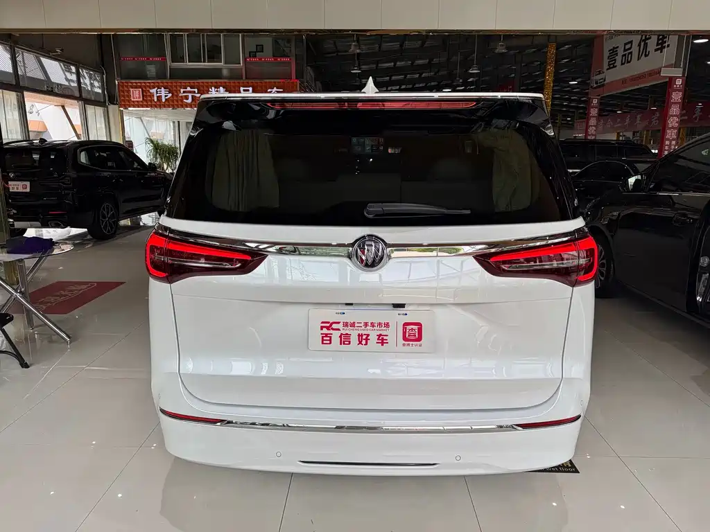 Buick GL8 ES LaCrosse 653 T Premium