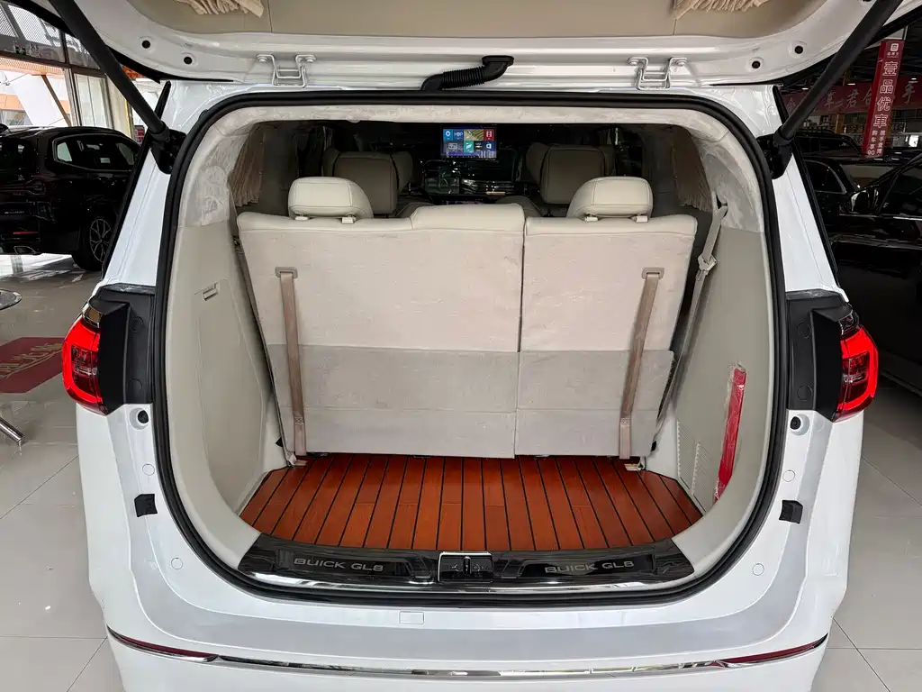Buick GL8 ES LaCrosse 653 T Premium