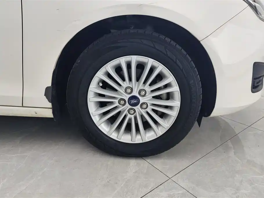 Escort Facelift 1.5 L Manual Comfort