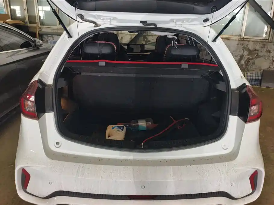 Vision X3 PRO 1.5 L CVT Distinguished