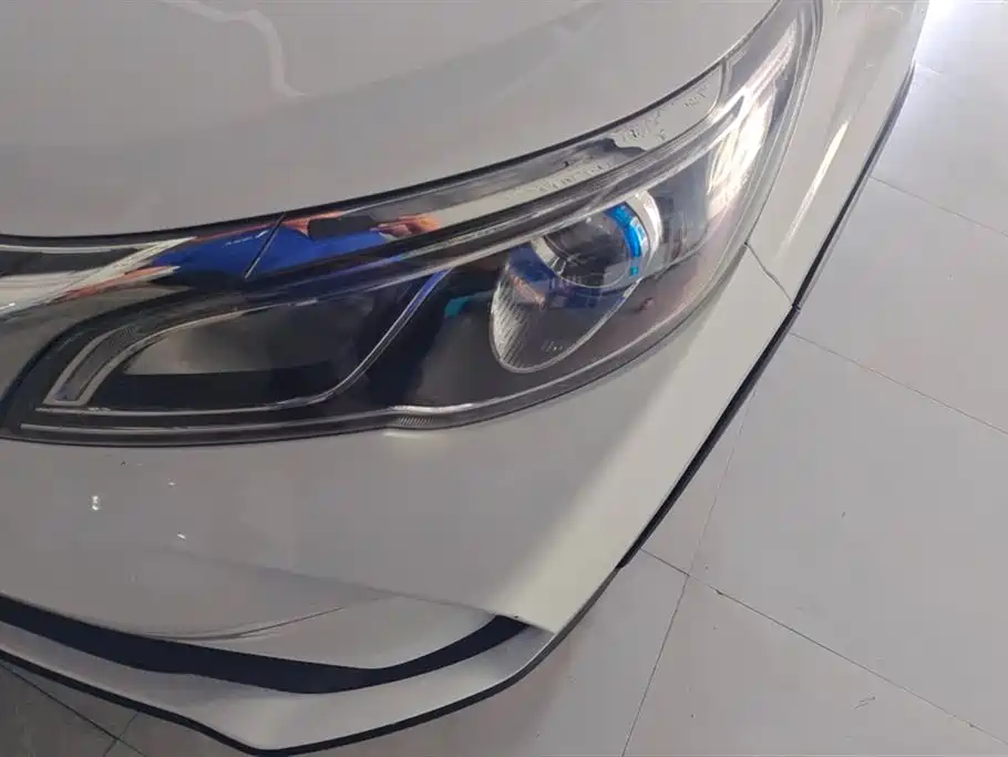Vision X3 PRO 1.5 L CVT Distinguished