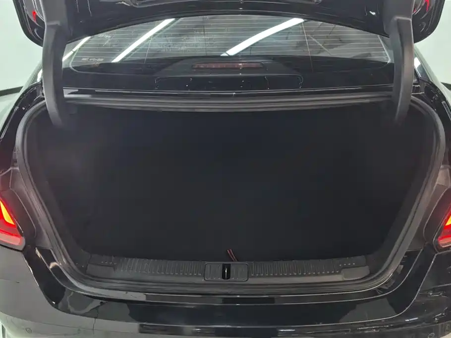 MG5 180 DVVT CVT Youth Style